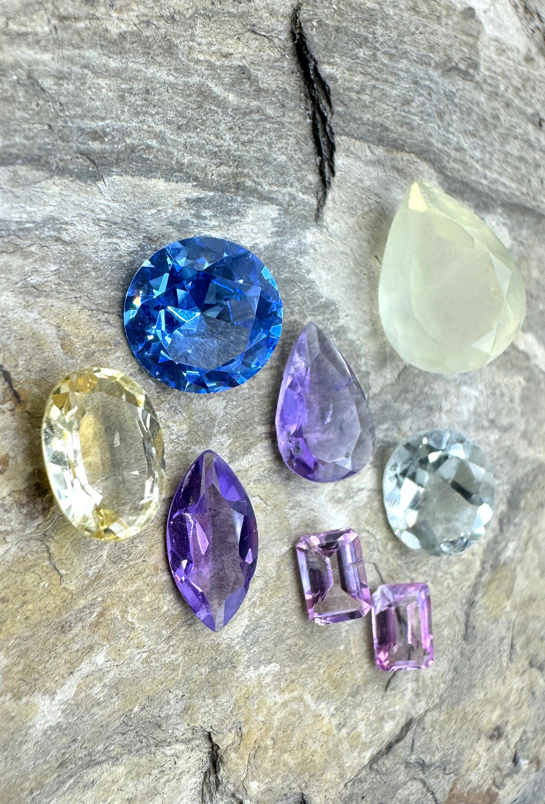 CLOSEOUT LOT of 8 Mixed Faceted Gemstones - Mixed Lots